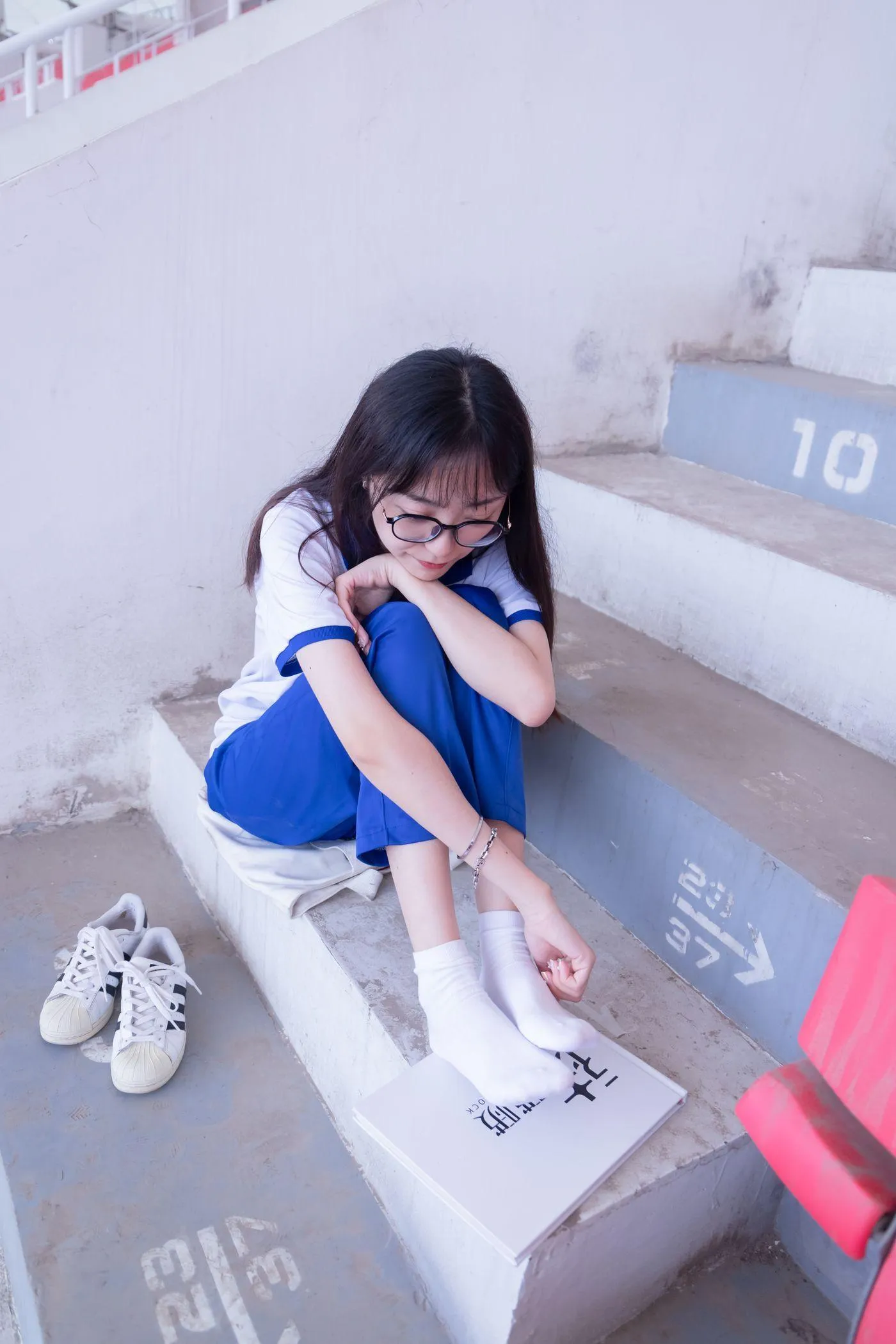 [BoBoSocks袜啵啵]NO.002 稚予-校服、贝壳头、白棉袜、裸足 [139P]插图
